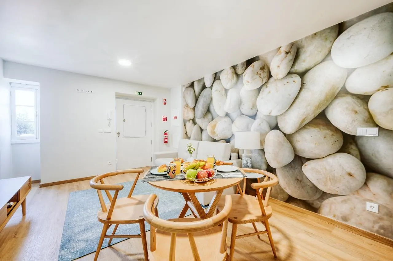 Casa Do Calhau - 1 Bedroom Apartment Sleeps 4 카메라데로보스 0*,  포르투갈
